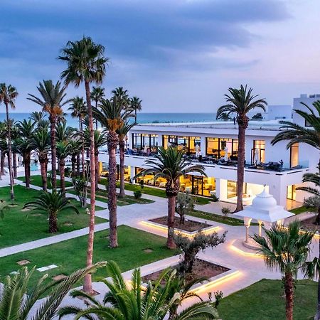 Les Orangers Garden Villas And Bungalows Ultra All Inclusive Хамамет Екстериор снимка The resort at night