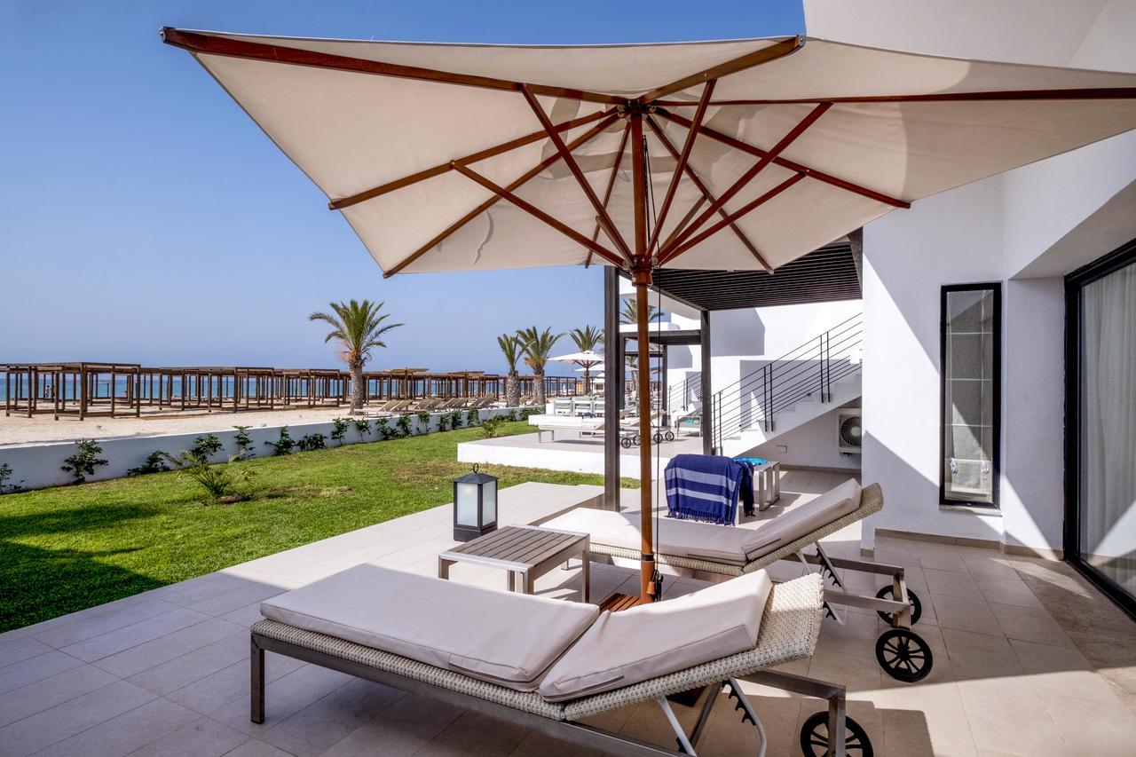 Les Orangers Garden Villas And Bungalows Ultra All Inclusive Хамамет Екстериор снимка The beach at the hotel