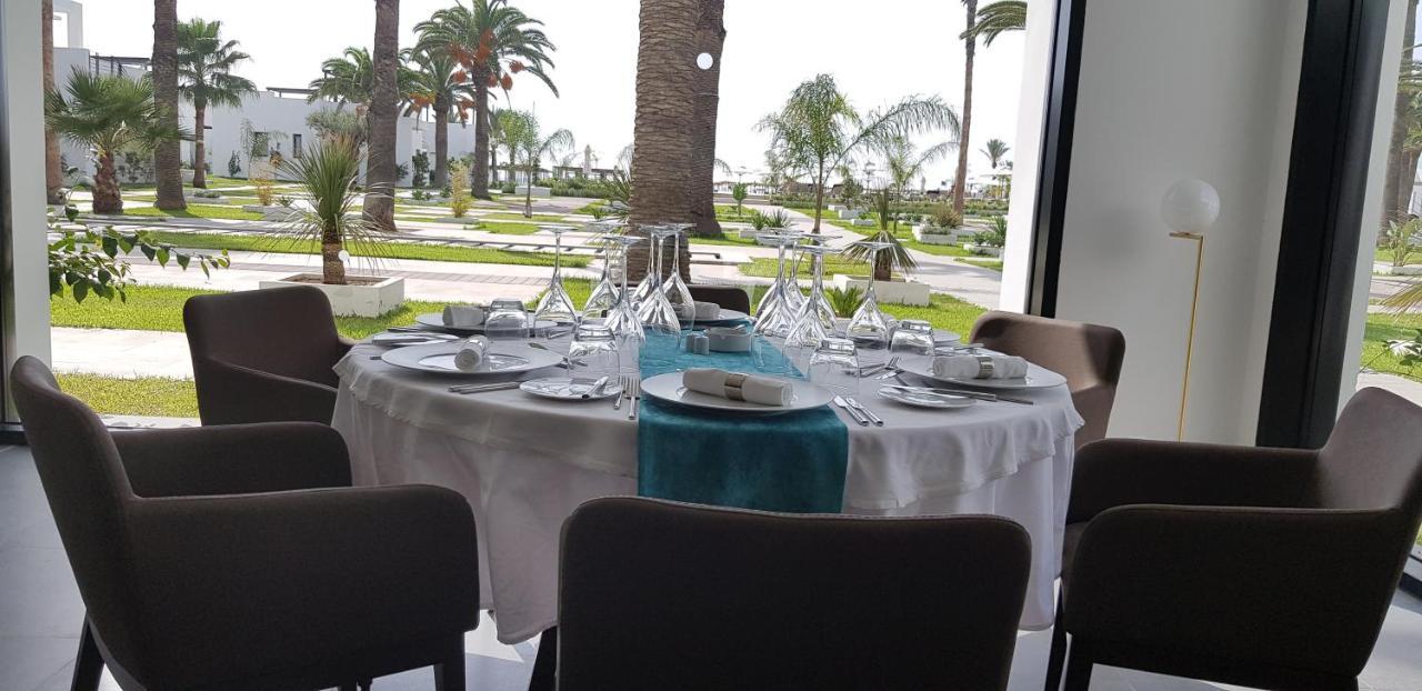 Les Orangers Garden Villas And Bungalows Ultra All Inclusive Хамамет Екстериор снимка A table set for a meal